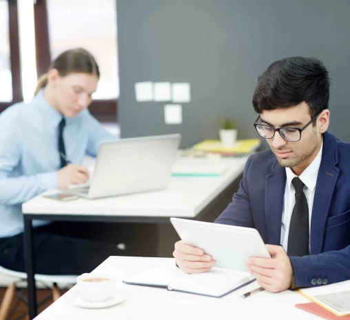 financial-managers-work